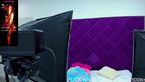 Snapshot of miia_lennox chatting on December 3, 2025, 2:41 am Mia Gema curly online show from December 3, 2025, 2:41 am