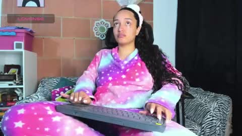 Snapshot of miia_lovve chatting on May 20, 2026, 9:04 am miia_lovve online show from May 20, 2026, 9:04 am