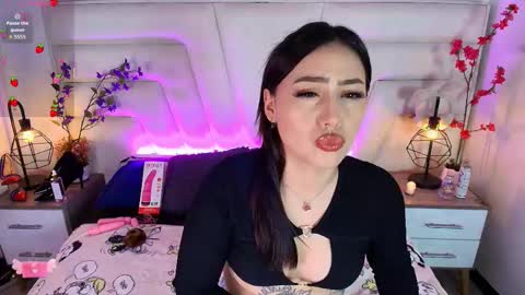 Snapshot of miia_paris chatting on February 7, 2026, 5:22 am Miia Paris online show from February 7, 2026, 5:22 am