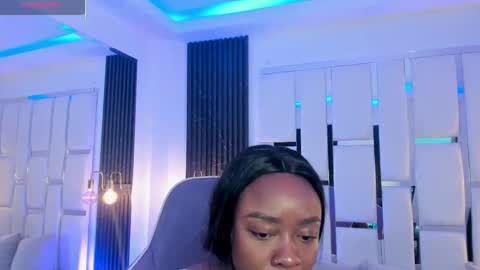 Miia Schwarz  online show from February 4, 2026, 12:11 pm