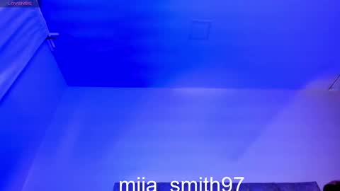 mia online show from September 12, 2025, 9:48 pm