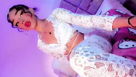 Snapshot of miia_sophia chatting on December 21, 2025, 5:47 am online show from December 21, 2025, 5:47 am