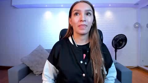 Miia 3 online show from September 10, 2025, 12:16 pm