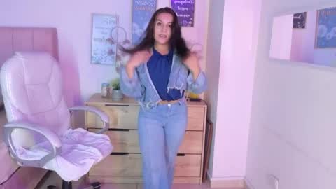 Snapshot of miia_thompson_1 chatting on June 3, 2026, 9:53 pm M I I A online show from June 3, 2026, 9:53 pm