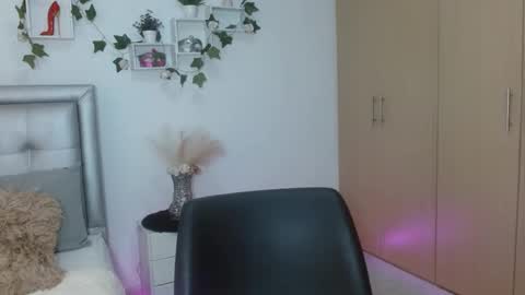 Snapshot of miiaa_k chatting on February 3, 2026, 8:30 am miiaa_k online show from February 3, 2026, 8:30 am