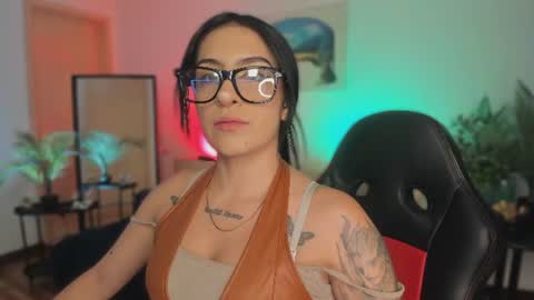 Snapshot of miiaa_stone chatting on July 6, 2026, 9:17 pm miiaa stone online show from July 6, 2026, 9:17 pm