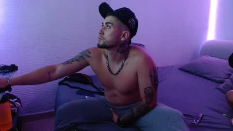 Mia and Liam online show from December 24, 2024, 10:44 am