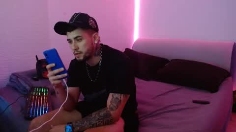 Mia and Liam online show from January 7, 2025, 4:50 am