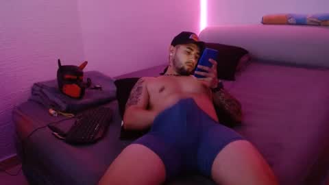 Mia and Liam online show from January 8, 2025, 10:48 pm