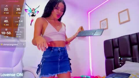 mia sofia online show from November 1, 2025, 6:32 pm