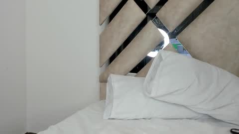 miiawinsters online show from December 1, 2024, 4:40 pm