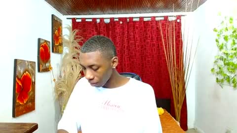 Snapshot of miilo18 chatting on February 20, 2026, 6:19 pm milo online show from February 20, 2026, 6:19 pm