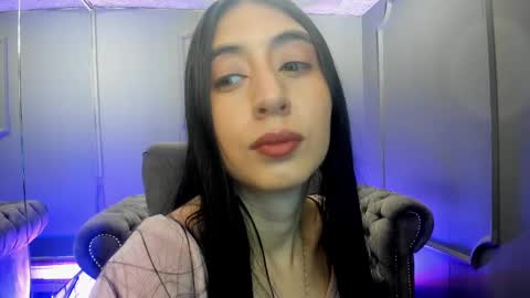 miilu  online show from February 9, 2025, 3:22 am