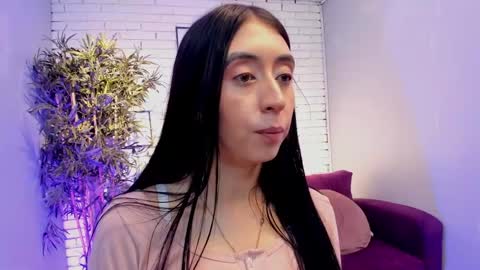 miilu  online show from March 6, 2025, 6:19 am