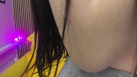 miilu  online show from November 21, 2025, 4:00 am