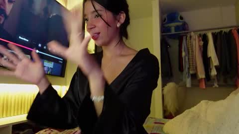miin_junn online show from September 22, 2025, 1:51 am