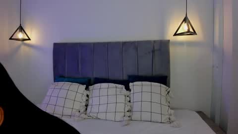 miiss_greyy online show from February 15, 2025, 7:17 pm