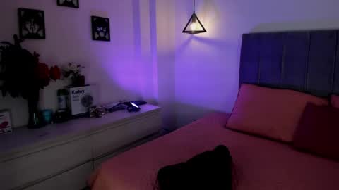 miiss_greyy online show from February 26, 2025, 7:27 pm