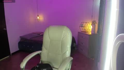 miiss_greyy online show from September 13, 2025, 11:43 am