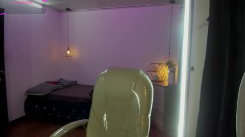 miiss_greyy online show from September 23, 2025, 11:46 am