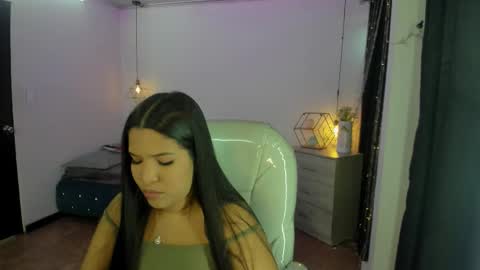 miiss_greyy online show from September 28, 2025, 11:37 am