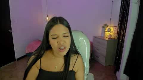 miiss_greyy online show from October 8, 2025, 11:52 am