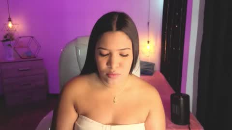 miiss_greyy online show from October 25, 2025, 12:13 pm