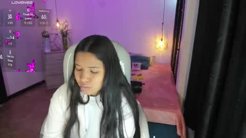 miiss_greyy online show from November 1, 2025, 12:07 pm