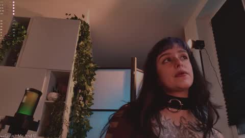 mika_moon_ online show from October 23, 2025, 4:28 pm