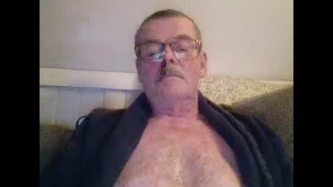 mikael42 online show from February 15, 2026, 7:32 pm