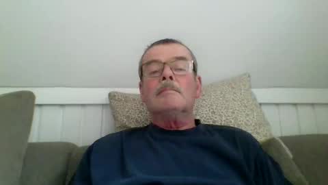 mikael42 online show from April 12, 2026, 1:16 pm