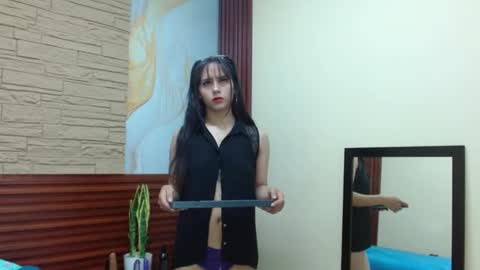 mikaela303av online show from September 27, 2025, 3:33 am