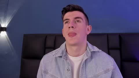 mikael online show from November 20, 2025, 4:23 am