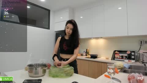 Miko now i live in Vietnam online show from February 18, 2025, 12:39 pm