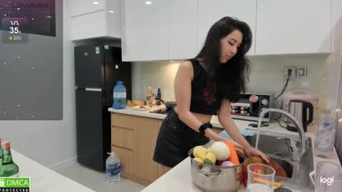 Miko now i live in Vietnam online show from February 18, 2025, 3:43 pm