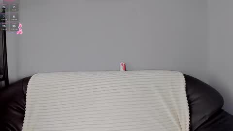 mikasssu online show from November 6, 2025, 8:48 am