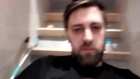 Snapshot of mikavfr chatting on February 24, 2025, 5:09 pm Mika online show from February 24, 2025, 5:09 pm