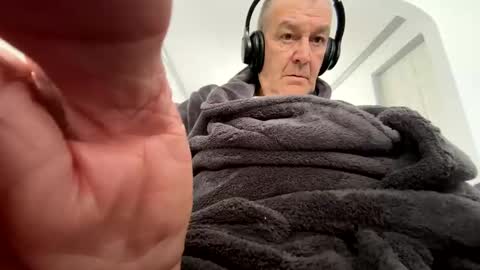 Snapshot of mike26051 chatting on February 26, 2025, 12:25 pm mike26051 online show from February 26, 2025, 12:25 pm