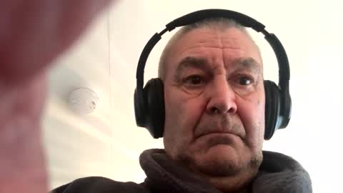 Snapshot of mike26051 chatting on October 27, 2025, 2:54 pm mike26051 online show from October 27, 2025, 2:54 pm