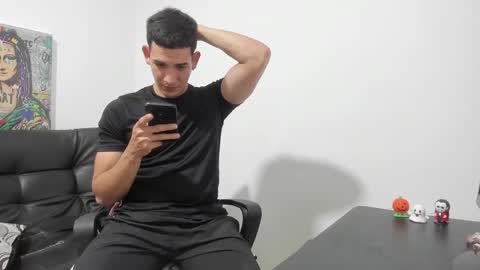 mike3xxx online show from October 28, 2025, 2:04 am