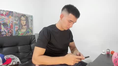 mike3xxx online show from December 3, 2025, 11:47 pm