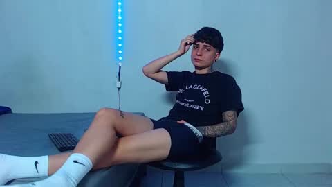 Snapshot of mike777jr chatting on November 2, 2025, 3:09 am Mike IMDEPENDIENT MODEL online show from November 2, 2025, 3:09 am