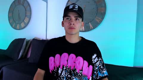 Snapshot of mike_0233 chatting on December 7, 2024, 3:58 am Mike 0233 online show from December 7, 2024, 3:58 am