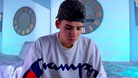 Snapshot of mike_0233 chatting on December 20, 2024, 3:58 am Mike 0233 online show from December 20, 2024, 3:58 am