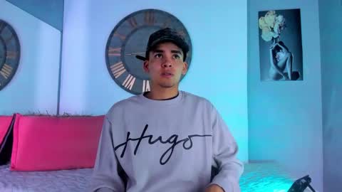 Snapshot of mike_0233 chatting on December 28, 2024, 3:37 am Mike 0233 online show from December 28, 2024, 3:37 am