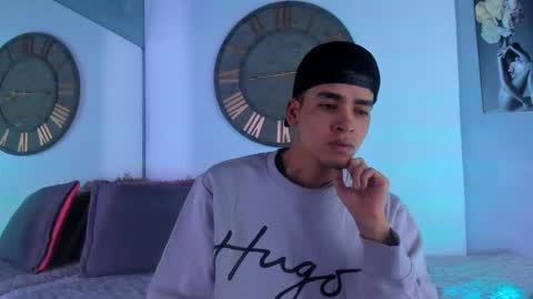 Snapshot of mike_0233 chatting on December 29, 2024, 3:11 am Mike 0233 online show from December 29, 2024, 3:11 am