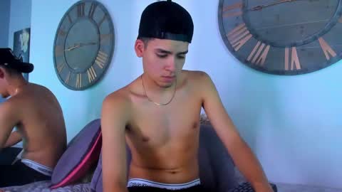 Snapshot of mike_0233 chatting on December 29, 2024, 9:17 am Mike 0233 online show from December 29, 2024, 9:17 am