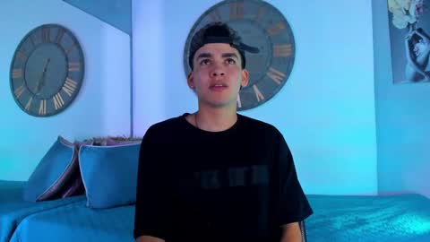 Snapshot of mike_0233 chatting on January 9, 2025, 3:58 am Mike 0233 online show from January 9, 2025, 3:58 am