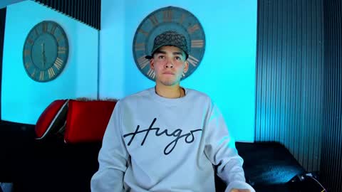 Snapshot of mike_0233 chatting on February 1, 2025, 3:52 am Mike 0233 online show from February 1, 2025, 3:52 am