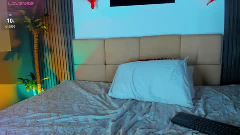 Snapshot of mike_0233 chatting on February 19, 2025, 7:39 am Mike 0233 online show from February 19, 2025, 7:39 am